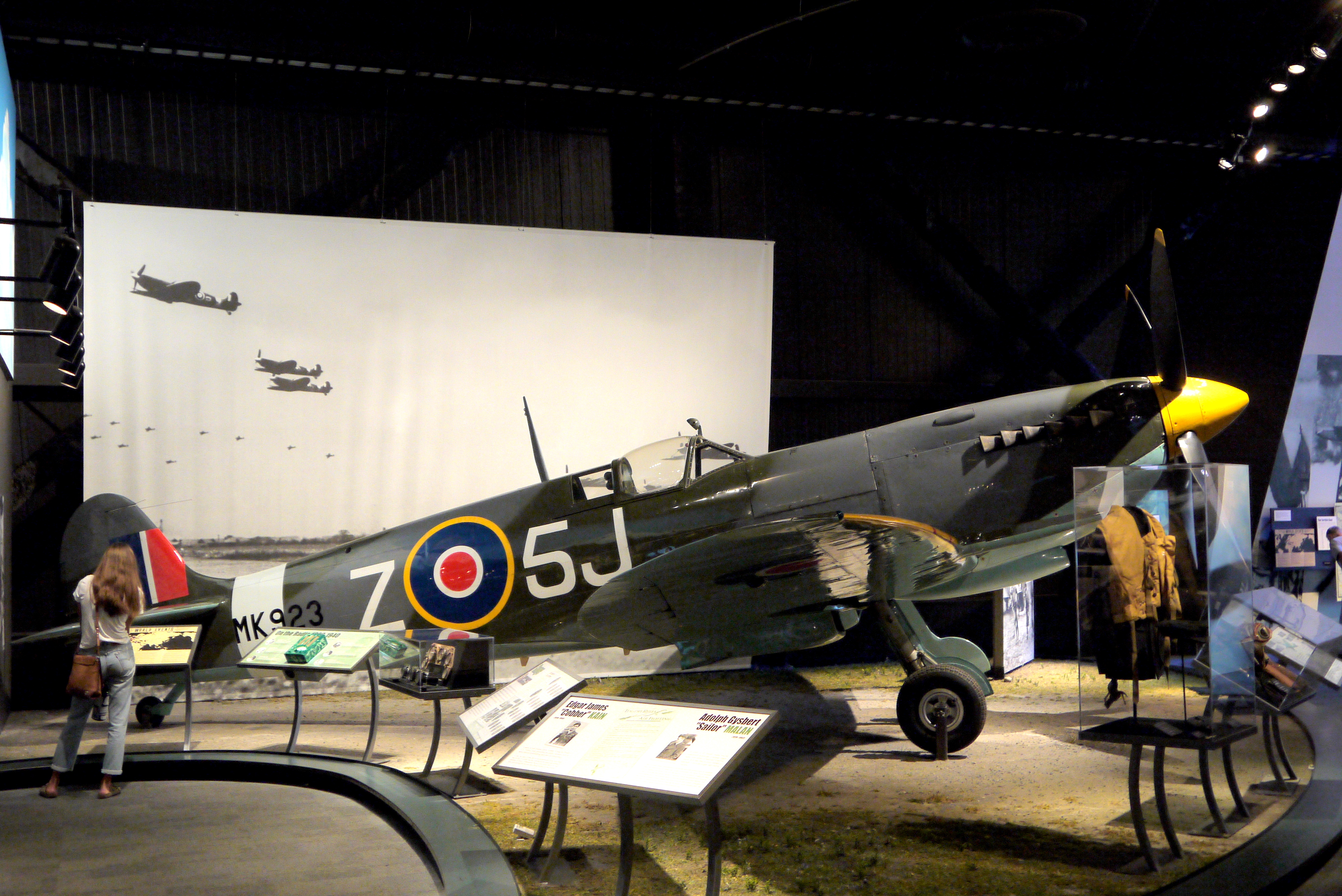 Spitfire Mk IX (Seattle Museum of Flight, this plane once owned by actor Cliff Robertson)